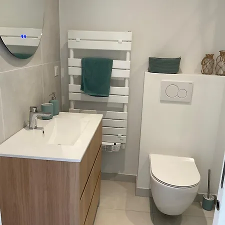 Le Joli Cocon - Moderne Proche דירה קבלייר-סור-מר